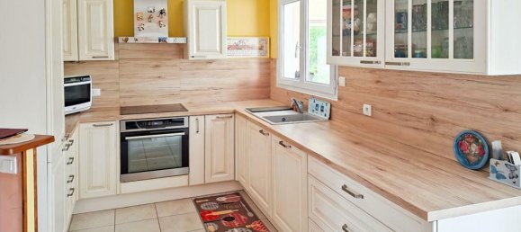 3 bedrooms House in Saint-Julien-des-Landes, France No. 277989 7