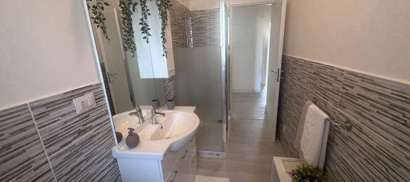 4 bedrooms Apartment in Florence, Italy No. 378061 13