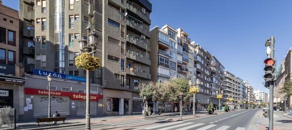 3 bedrooms Apartment in Granada, Spain No. 25980 24