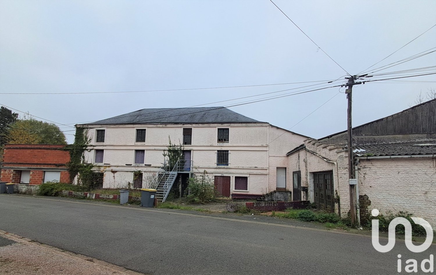 Bâtiment à Lapugnoy, France 800m² No. 211633
