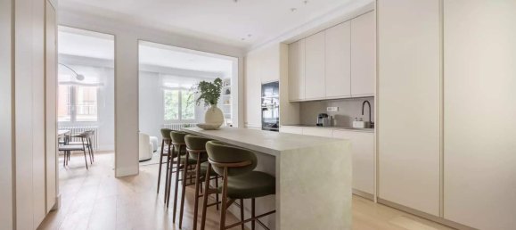 3 bedrooms Apartment in Madrid, Spain No. 77749 16