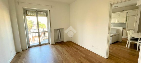 3 rooms Apartment in Saronno, Italy No. 8675 23