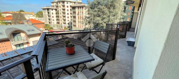 3 rooms Apartment in Saronno, Italy No. 8675 12