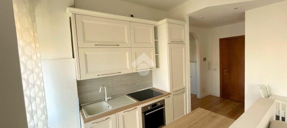 3 rooms Apartment in Saronno, Italy No. 8675 7