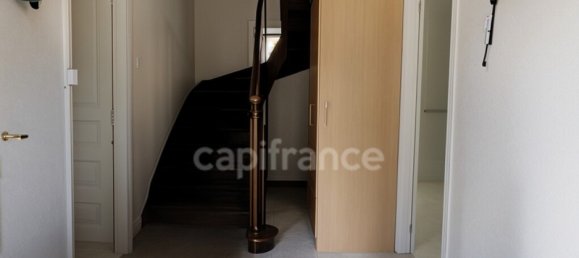 2 bedrooms House in Cantal, France No. 341464 3