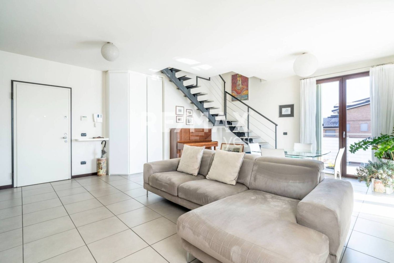 Apartamento de 2 dormitorios en Limbiate, Italy No. 337471