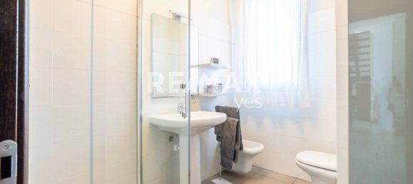 Apartamento de 2 dormitorios en Limbiate, Italy No. 337471 8