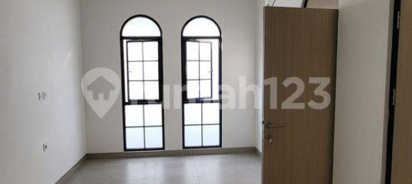 3 bedrooms House in Kalideres, Indonesia No. 1998 24