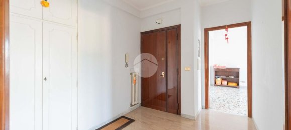 3 bedrooms Apartment in Rome, Italy No. 375939 2