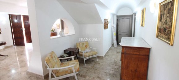 Villa de 4 dormitorios en Ta' Xbiex, Malta No. 10105 6