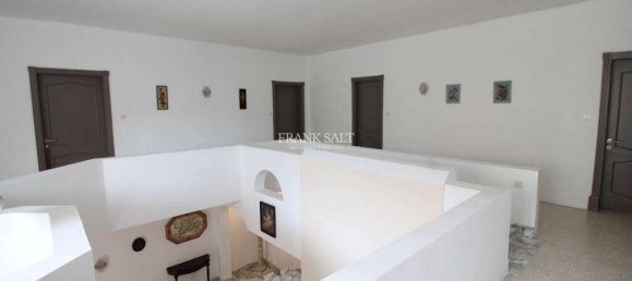 Villa de 4 dormitorios en Ta' Xbiex, Malta No. 10105 28