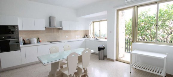 Villa de 4 dormitorios en Ta' Xbiex, Malta No. 10105 10