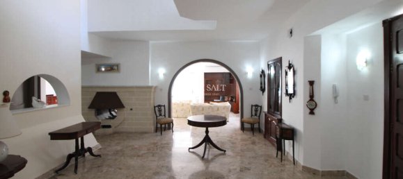 Villa de 4 dormitorios en Ta' Xbiex, Malta No. 10105 2