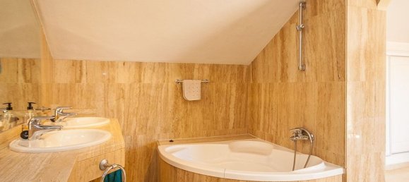 2 bedrooms Penthouse in Marbella, Spain No. 181066 13