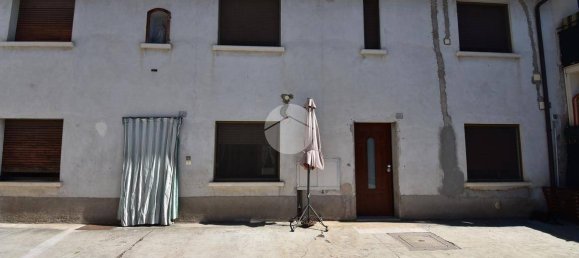 Studio in Castiglione delle Stiviere, Italy, Nr. 272213 38