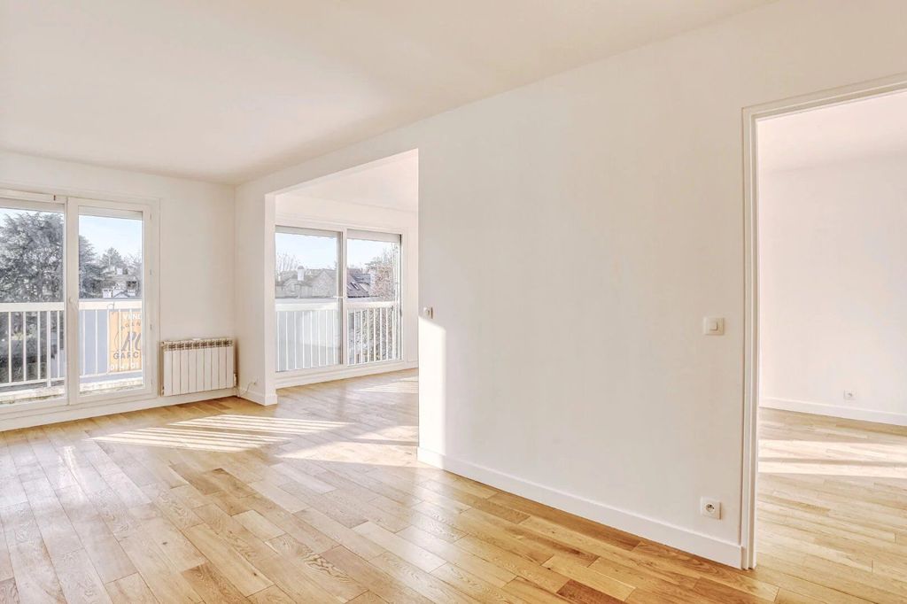 3 bedrooms Apartment in Garches, France No. 131193