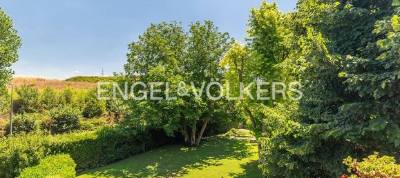 2 bedrooms Apartment in Rome, Italy No. 109165 2