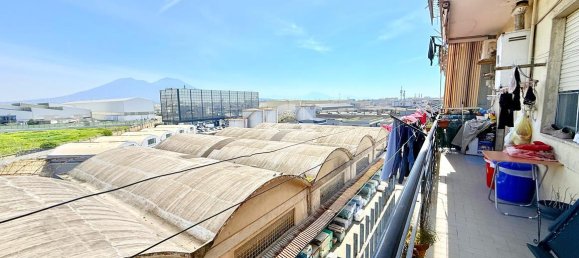 Квартира с 3 комнатами в Неаполь, Италия № 125280 11