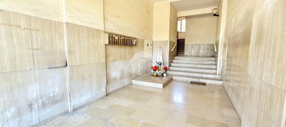 Квартира с 3 комнатами в Неаполь, Италия № 125280 3