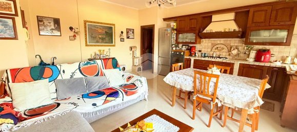 Квартира с 3 комнатами в Неаполь, Италия № 125280 8