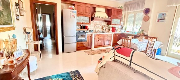 Квартира с 3 комнатами в Неаполь, Италия № 125280 5