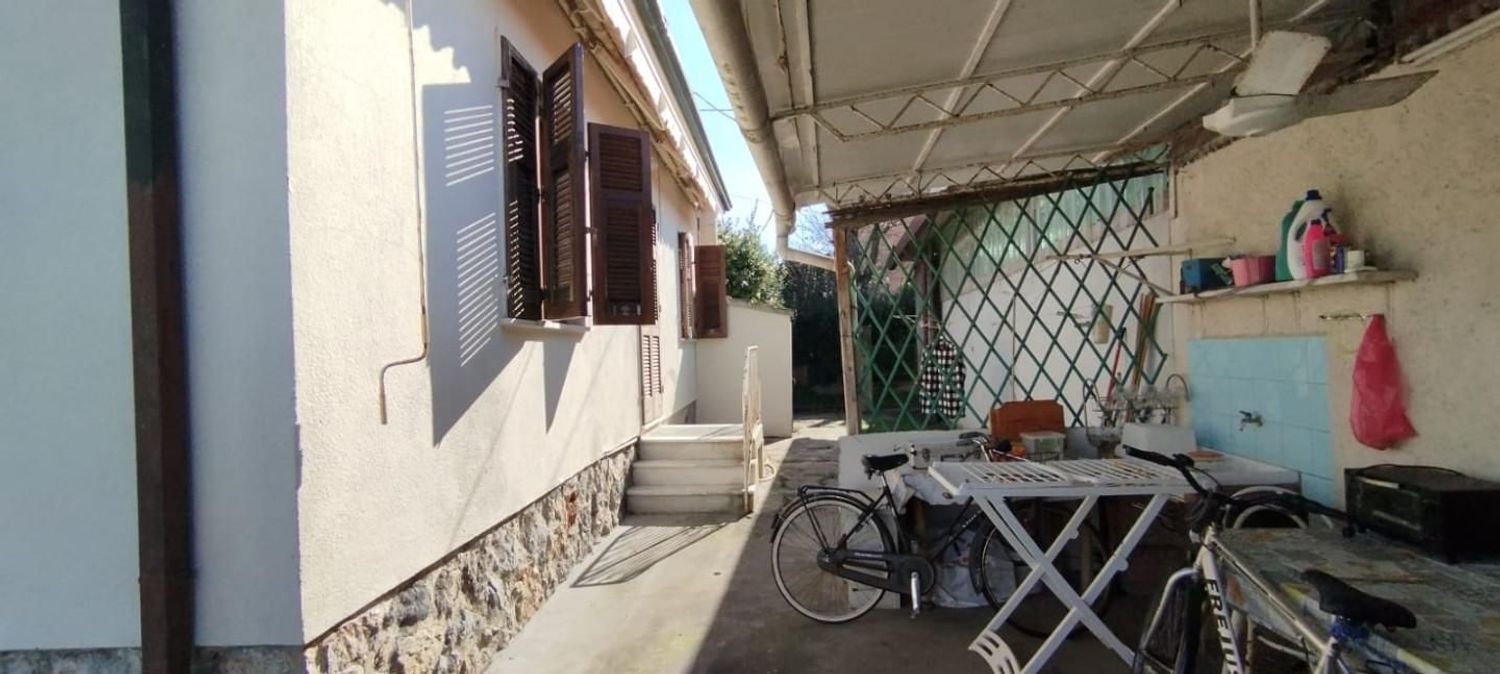 6-Zimmer Villa in Massa, Italy, Nr. 216475