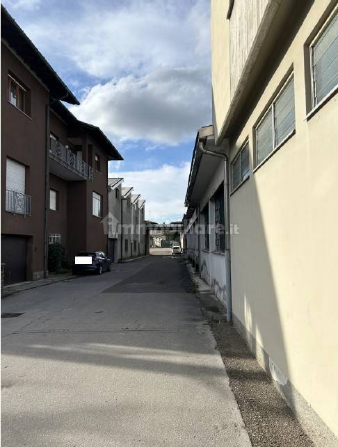 5غرفة مستودع في Vertemate con Minoprio, Italy رقم 308330