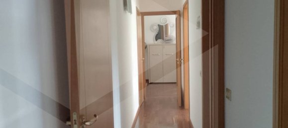 3-salle Bureau à Bari, Italy No. 26479 3