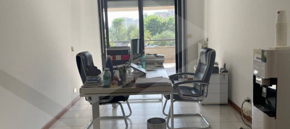 3-salle Bureau à Bari, Italy No. 26479 25