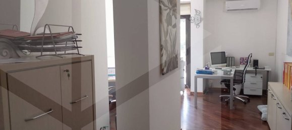 3-salle Bureau à Bari, Italy No. 26479 7