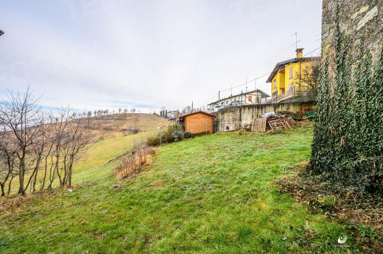 3 rooms House in Serramazzoni, Italy No. 150995