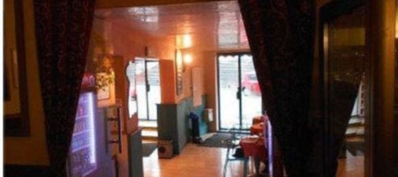 Propriété commerciale à Urbino, Italy 243m² No. 362622 2