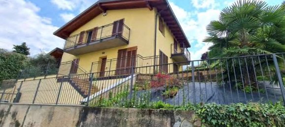 Вилла с 5 комнатами в Бривьо, Италия № 260207 14