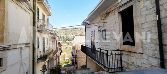 Casa de 3 dormitorios en Scicli, Italy No. 220680 13