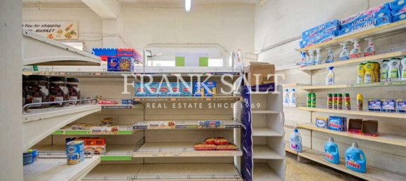  Shop in Mosta, Malta No. 33 4