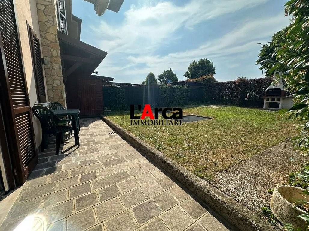 2 bedrooms House in Treviolo, Italy No. 401037