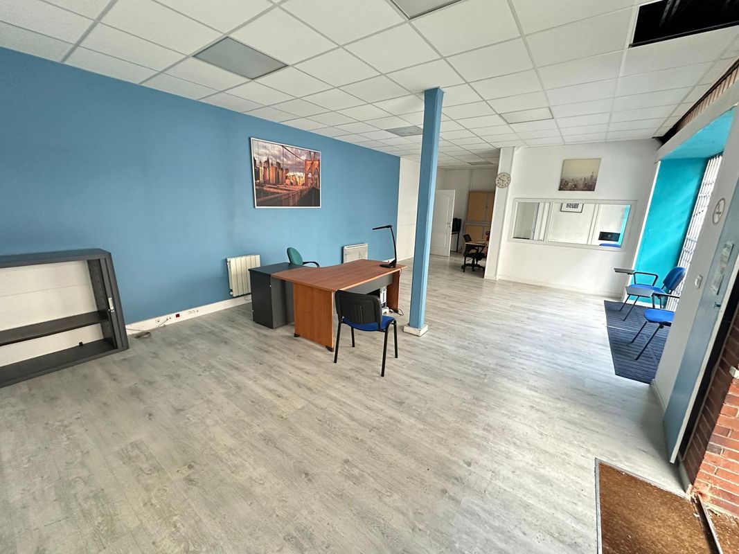 Gewerbliche Immobilie in Corbeil-Essonnes, France 53m², Nr. 180999