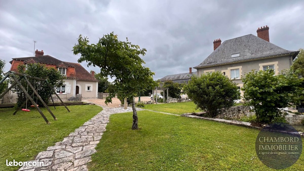 8 bedrooms Castles in Couffy, France No. 155581