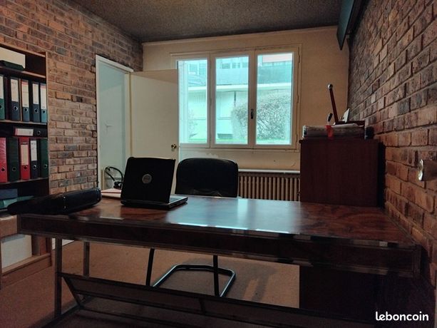 19m² Office in Paris, France No. 315240