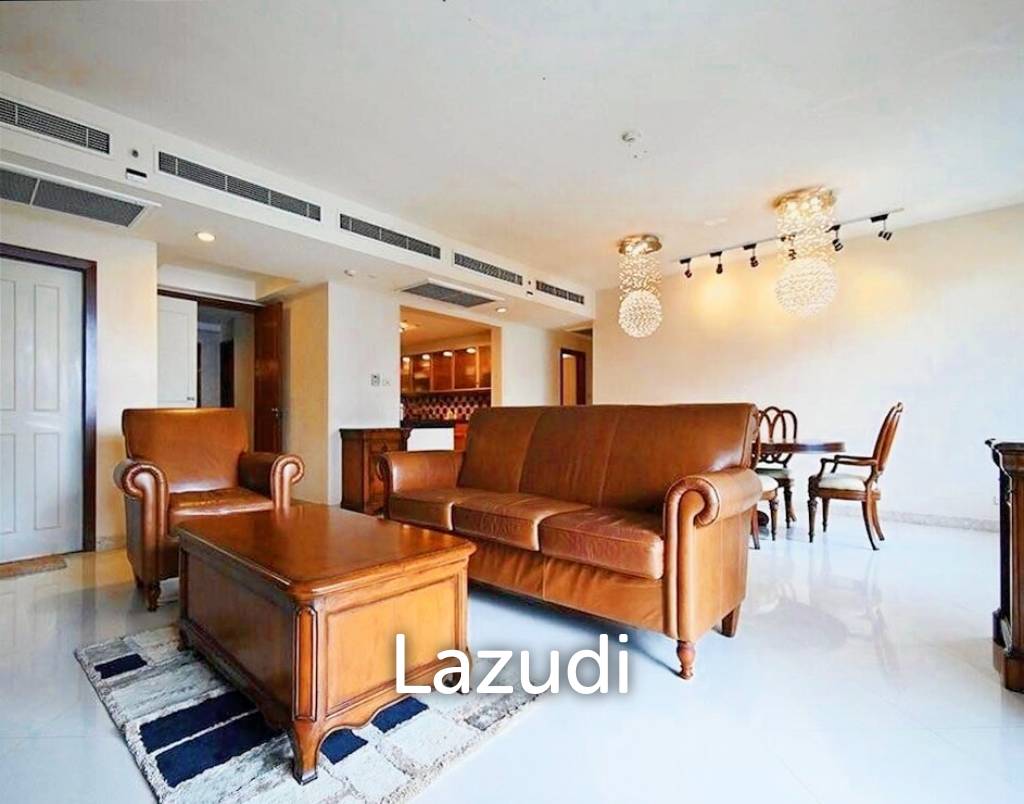 3 bedrooms Condo in Bangkok, Thailand No. 16949