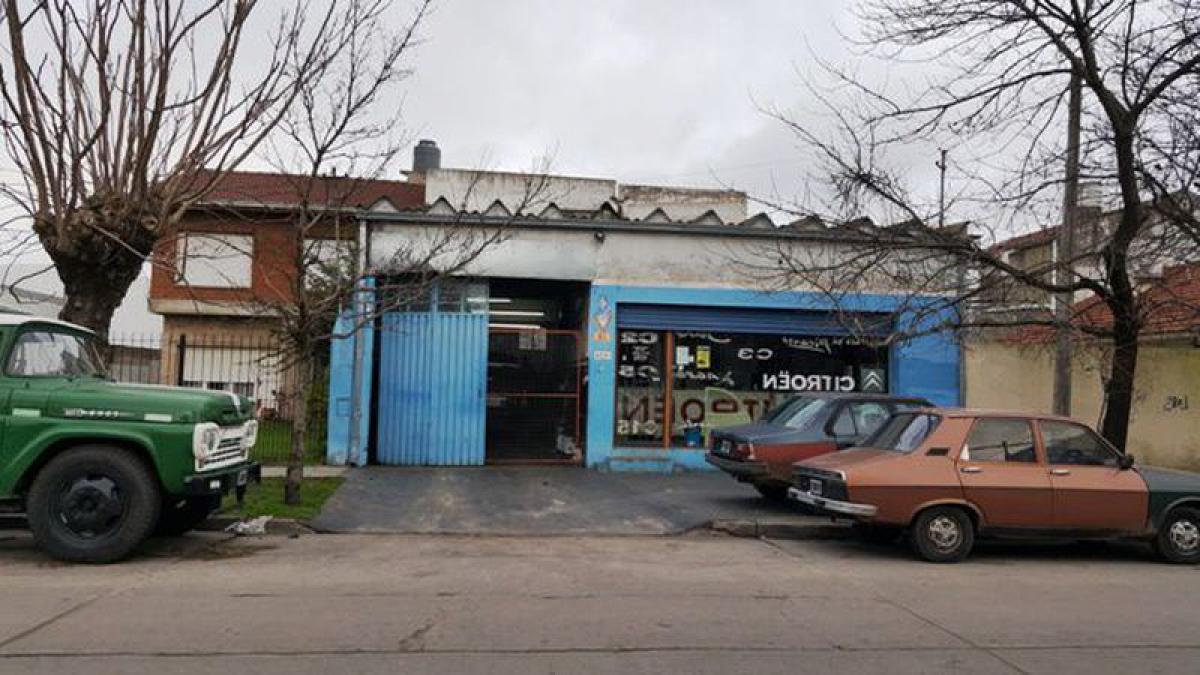 230m² Building in Mar del Plata, Argentina No. 107178