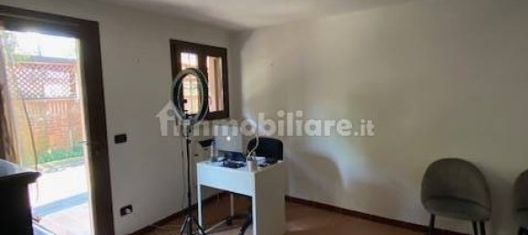 Квартира с 3 спальнями в Комаккьо, Италия № 207756 14