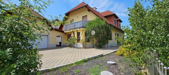 13 rooms Townhouse in Bamberg, Germany No. 265656 2