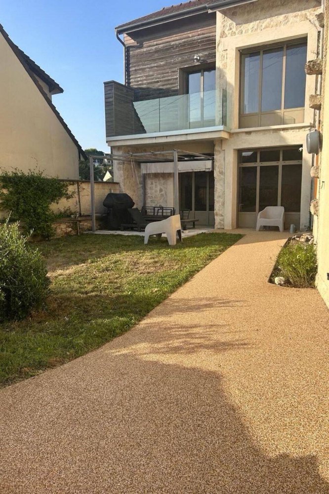 Studio in Gaillon-sur-Montcient, France, Nr. 328681