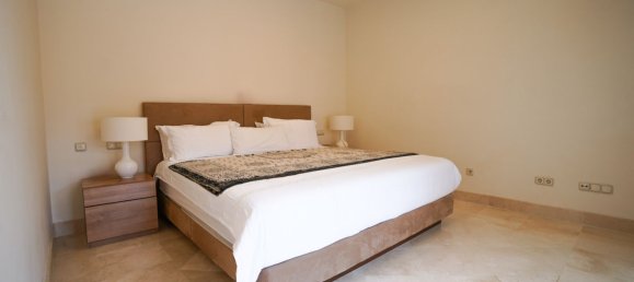 3 bedrooms Penthouse in Marbella, Spain No. 104421 8