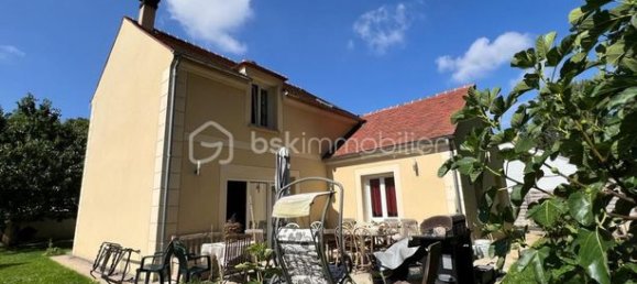 3 bedrooms House in Etampes, France No. 283374 2