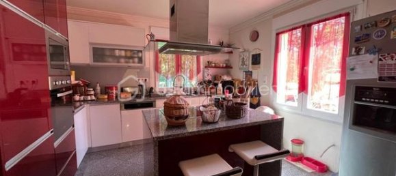 3 bedrooms House in Etampes, France No. 283374 6