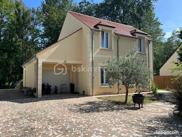 3 bedrooms House in Etampes, France No. 283374
