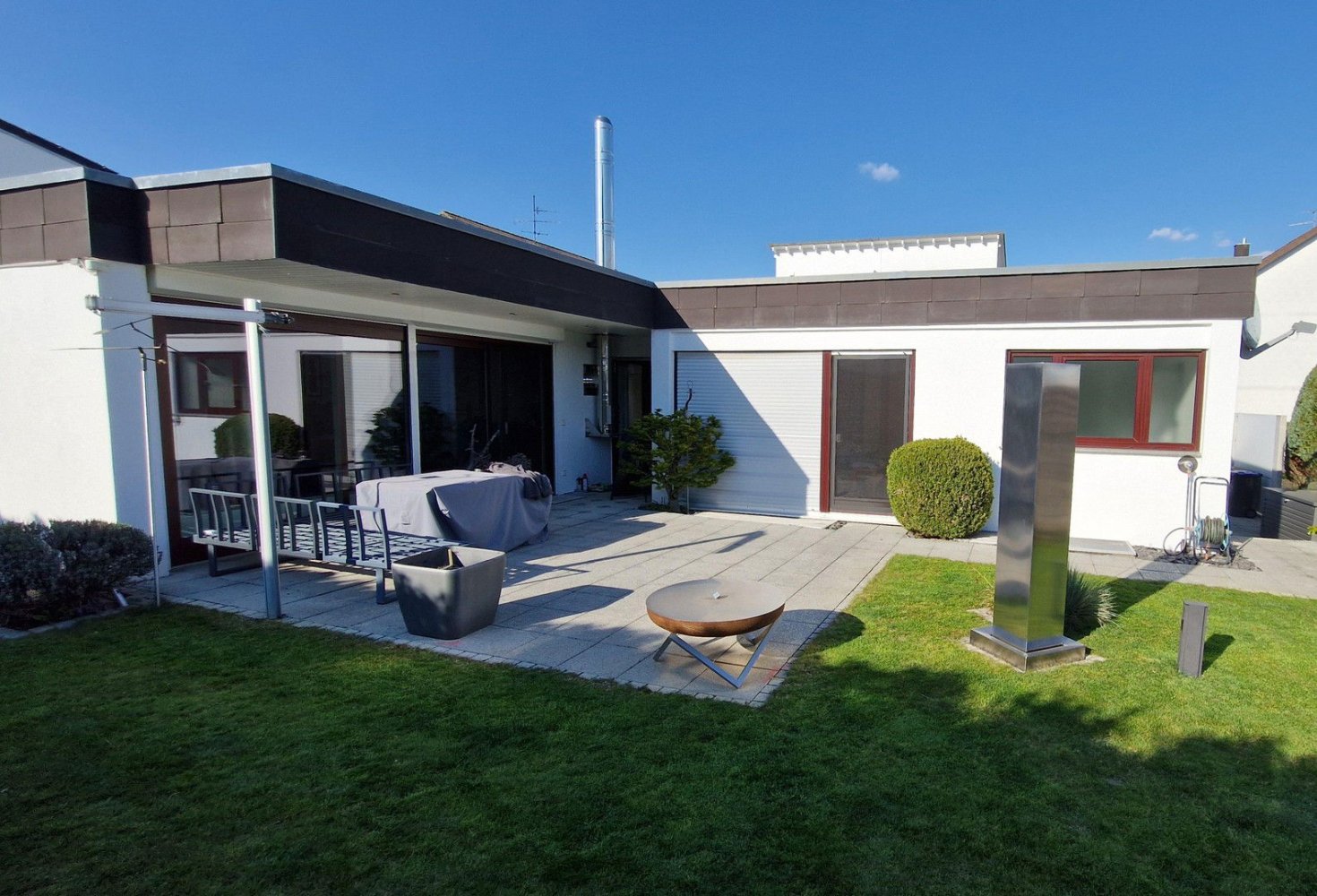 Бунгало с 5 комнатами в Boblingen, Германия № 309775