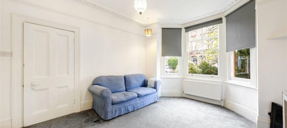 4 bedrooms House in London, United Kingdom No. 12748 8